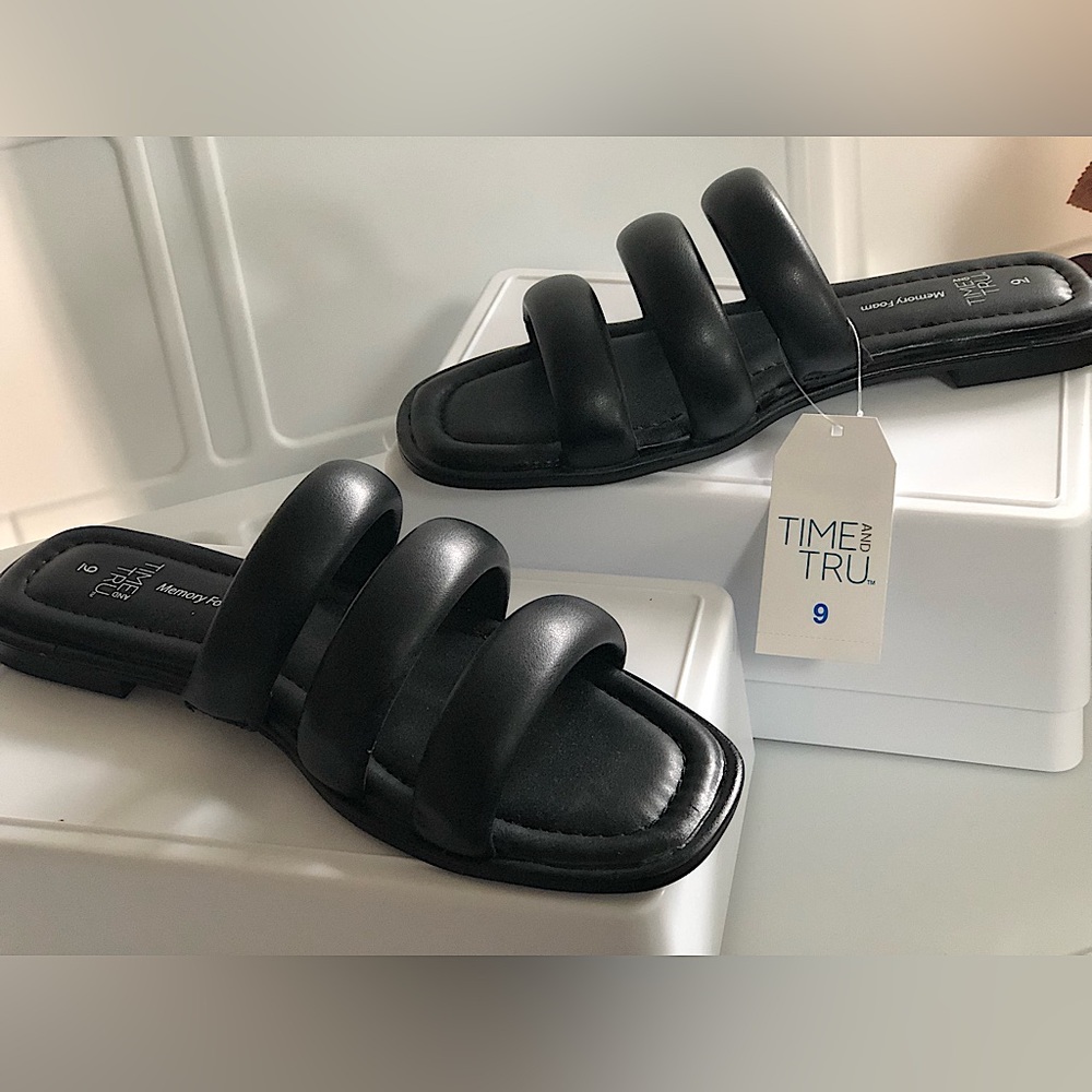 Brand New-Time and Tru Women's Three Band Sandal